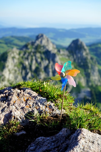 五彩缤纷的螺旋桨山
